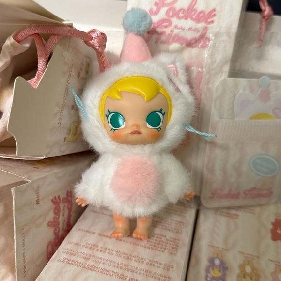 Baby Molly Pocket Friends Series-Vinyl Plush Pendant Blind Box Pet My Head - Picture 1 of 14